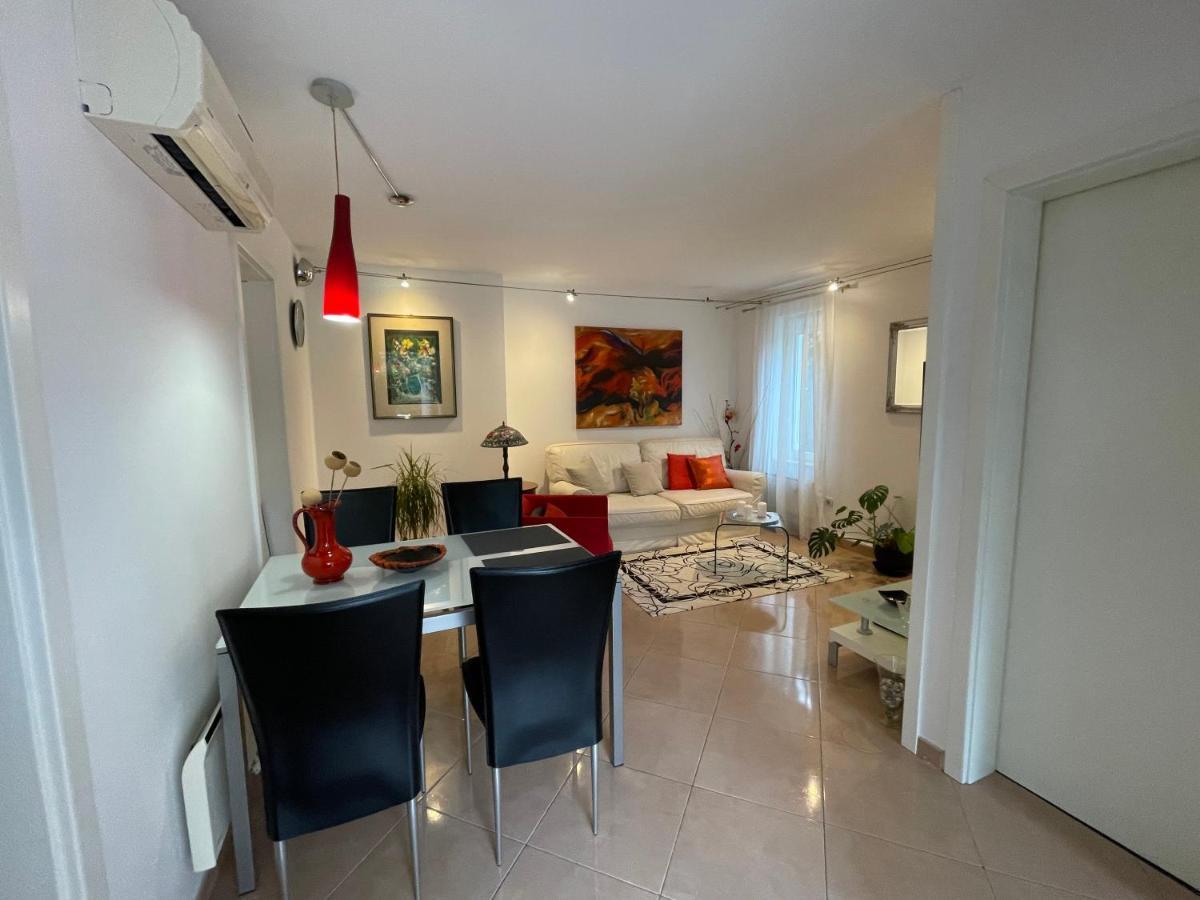 Apartments Bloom Near The Beach بوريتش المظهر الخارجي الصورة