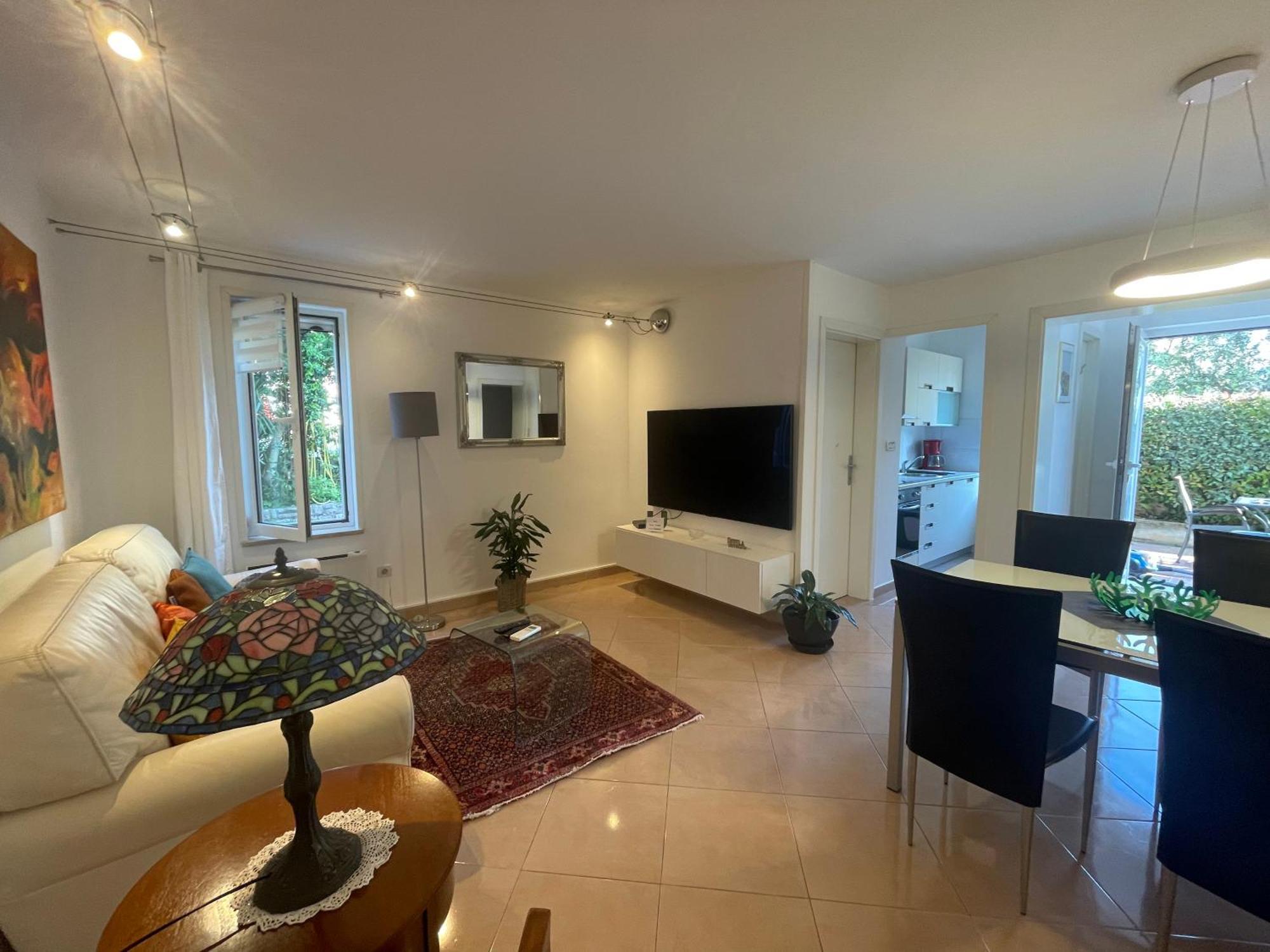Apartments Bloom Near The Beach بوريتش المظهر الخارجي الصورة