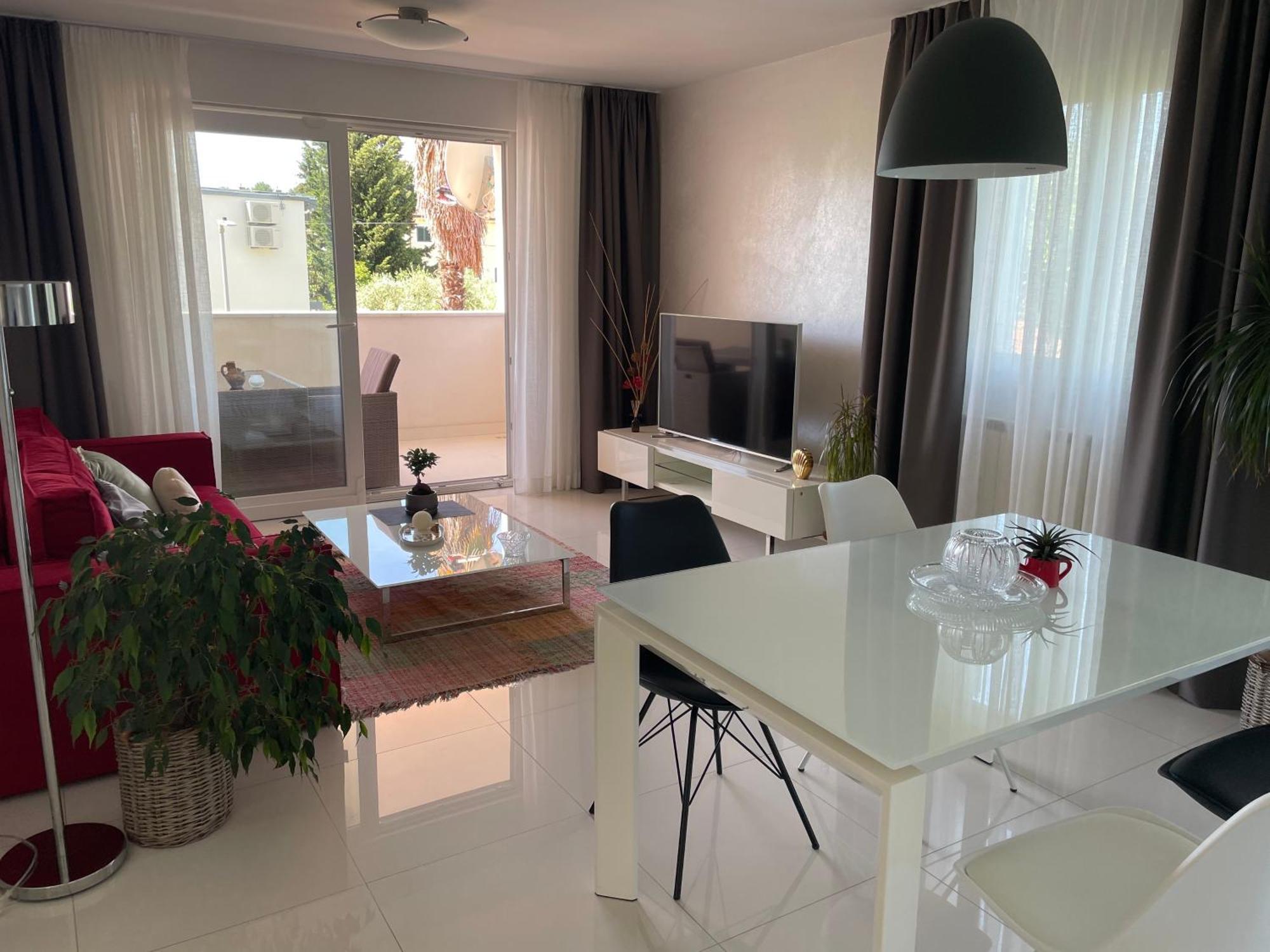Apartments Bloom Near The Beach بوريتش المظهر الخارجي الصورة
